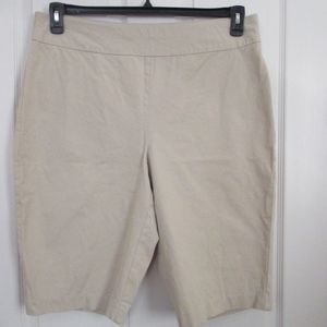 CHICO's w/SO SLIMMING beige pull-on shorts- sz 3